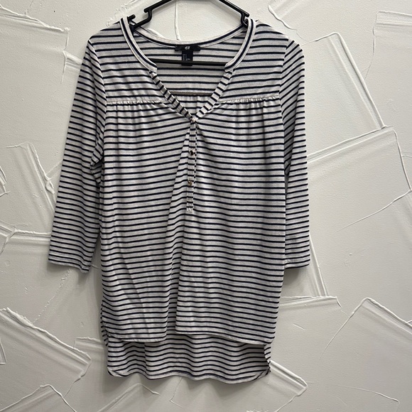 H&M top - Picture 1 of 3